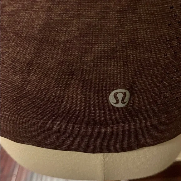Brand new with tags lululemon athletica Maroon Short Sleeve Tee - Picture 8 of 9